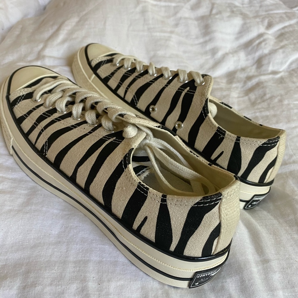 Zebra Converse